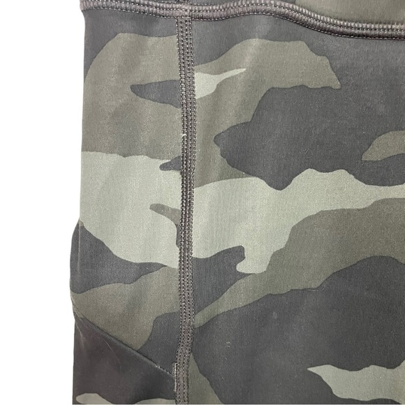 Athleta Camo Green Contender 7/8 Tight Legging, Medium - Picture 10 of 11